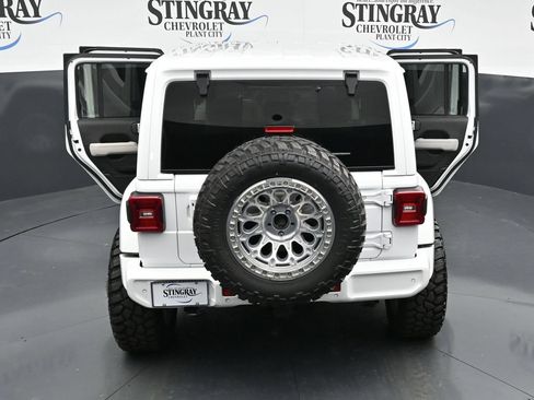 Used 2022 Jeep Wrangler Unlimited Sahara AWD/4WD image 35