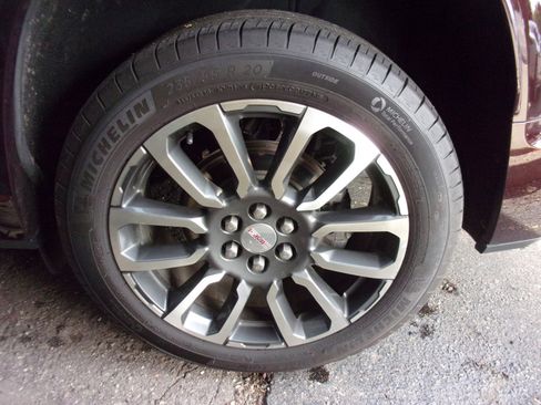 Used 2021 GMC Acadia Denali w/ Denali Ultimate Package image 32