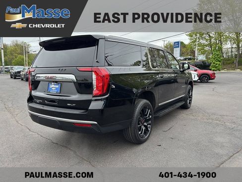 Certified 2023 GMC Yukon XL SLT w/ SLT Luxury Package AWD/4WD image 7