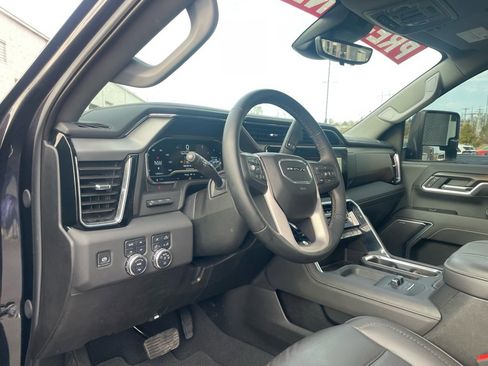 Used 2025 GMC Sierra 2500 Denali w/ Denali Reserve Package image 10