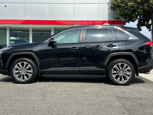 Used 2023 Toyota RAV4 XLE Premium FWD image 7