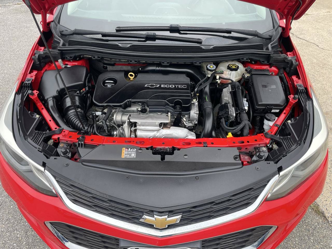 Used 2018 Chevrolet Cruze LT FWD image 28