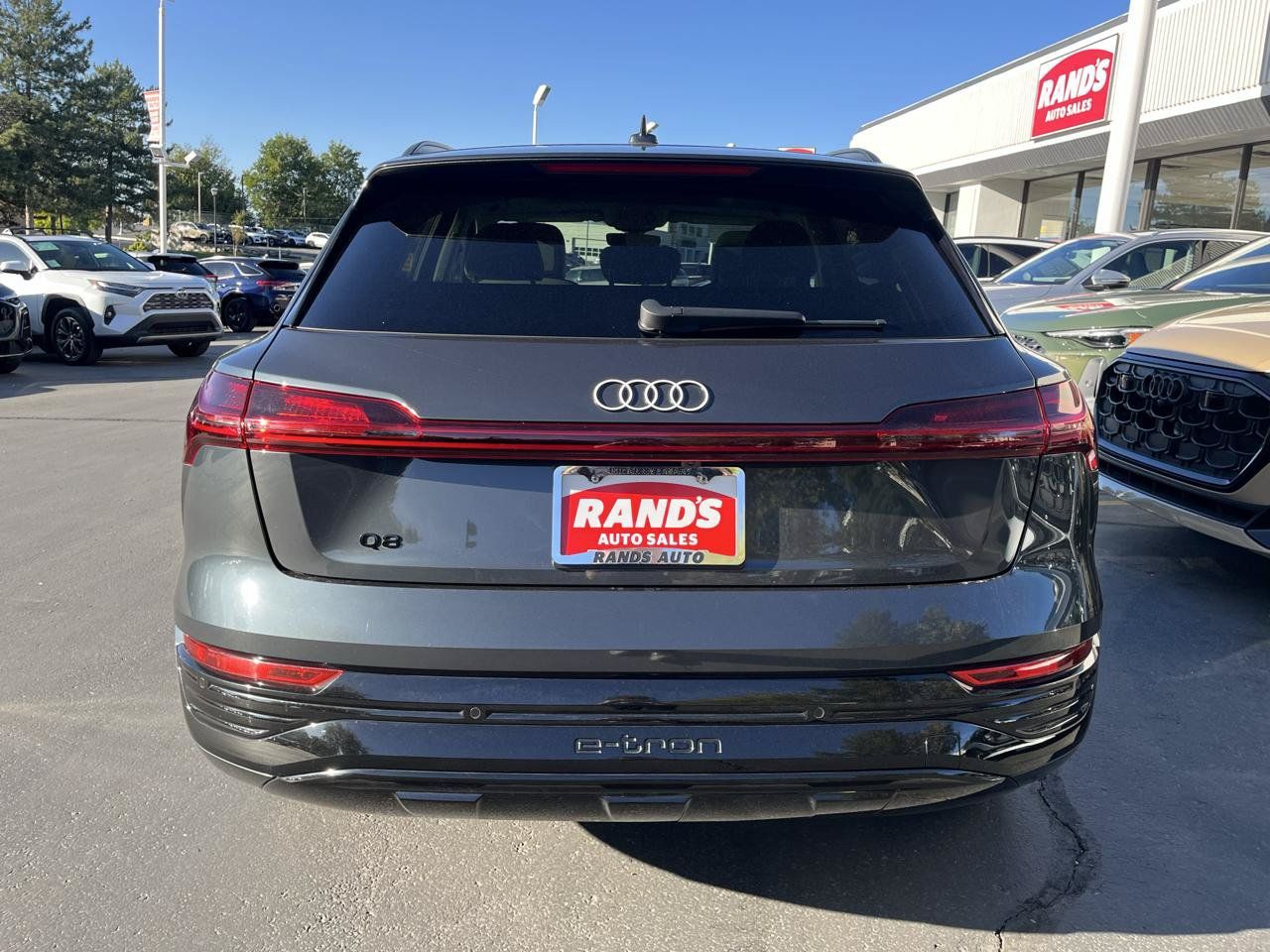 Used 2024 Audi Q8 e-tron Premium AWD/4WD image 10
