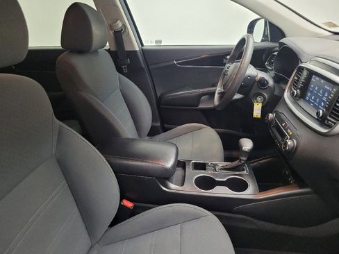 Used 2019 Kia Sorento FWD V6 image 21