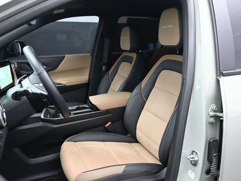 Used 2025 Chevrolet Equinox ACTIV w/ Safety and Technology Package FWD image 6