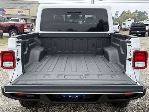 New 2026 Jeep Gladiator Mojave AWD/4WD image 11