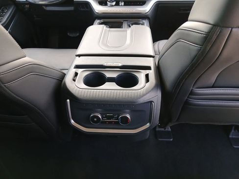 Used 2025 Ford Expedition Platinum AWD/4WD image 88