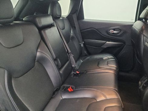 Used 2020 Jeep Cherokee Latitude Plus FWD image 19