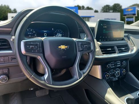 Used 2024 Chevrolet Suburban LT AWD/4WD image 9