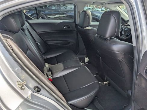 Used 2017 Acura ILX FWD image 18