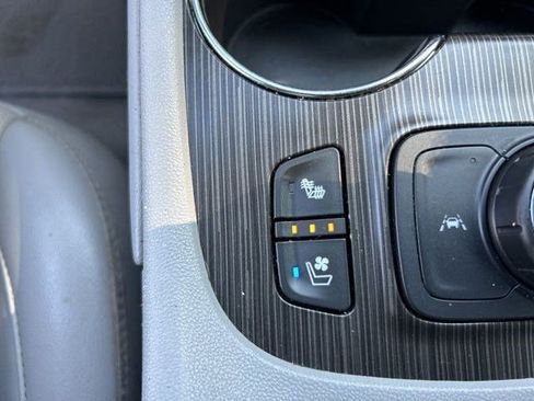 Used 2022 GMC Acadia SLT w/ Preferred Package AWD/4WD image 32