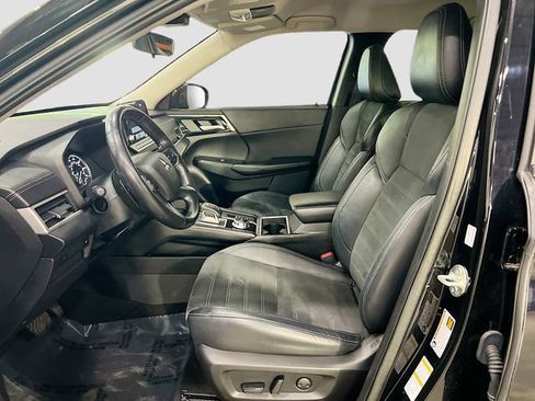 Used 2022 Mitsubishi Outlander SE image 10