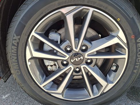Used 2023 Kia Forte LXS FWD image 25