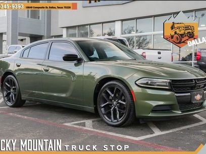 Used 2020 Dodge Charger SXT w/ Blacktop Package