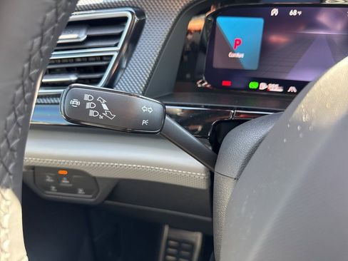 New 2026 Volkswagen Atlas Cross Sport SEL R-Line image 38