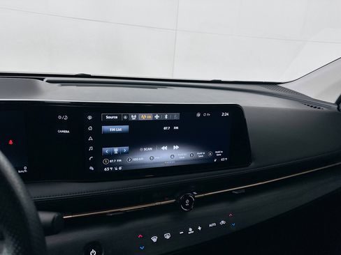 Used 2023 Nissan Ariya EVOLVE+ image 19