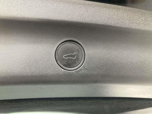 Used 2023 Tesla Model Y Long Range image 17