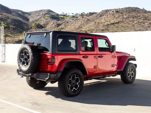 Used 2023 Jeep Wrangler Unlimited Rubicon 4xe image 9