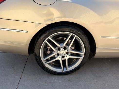 Used 2015 Mercedes-Benz E 400 4MATIC Coupe image 21