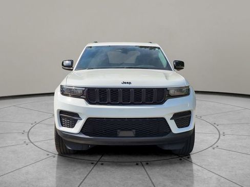 Certified 2024 Jeep Grand Cherokee Altitude AWD/4WD image 15
