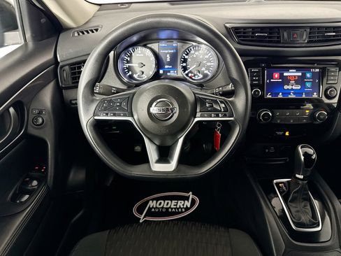 Used 2019 Nissan Rogue S image 19