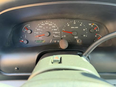 Used 2005 Ford Excursion XLS RWD image 12