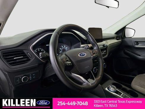 Used 2022 Ford Escape SE w/ Convenience Package FWD image 11