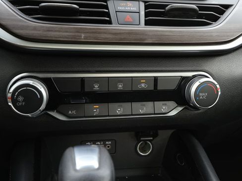 Used 2023 Nissan Altima 2.5 SV image 18