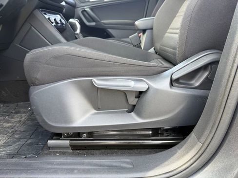 Used 2024 Volkswagen Tiguan S image 61