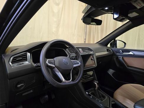 Used 2022 Volkswagen Tiguan SE FWD image 14