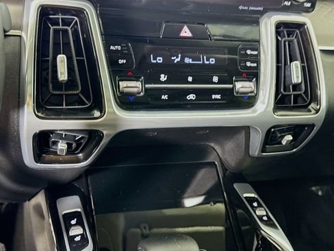 Certified 2023 Kia Sorento SX AWD/4WD image 10