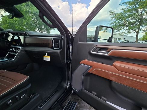 New 2025 GMC Sierra 2500 Denali Ultimate image 33