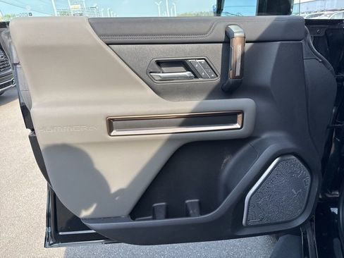 Used 2025 GMC Hummer EV 2X w/ LPO, Sport Package image 28