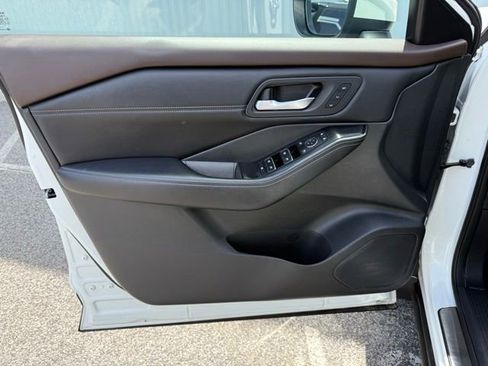 Certified 2023 Nissan Rogue SL w/ SL Premium Package AWD/4WD image 9