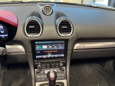Used 2017 Porsche 718 Boxster RWD image 24