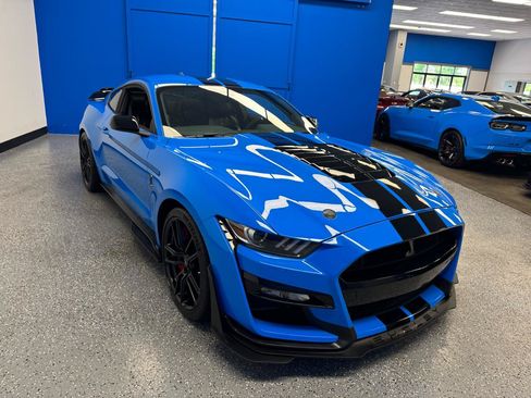 Used 2022 Ford Mustang Shelby GT500 w/ Technology Package RWD image 4