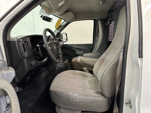 Used 2012 Chevrolet Express 3500 image 9