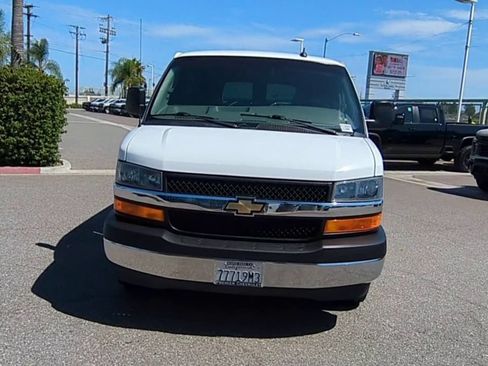 Used 2019 Chevrolet Express 2500 w/ Driver Convenience Package RWD image 3