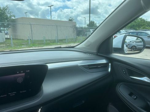 Used 2025 Buick Encore GX Preferred FWD image 34