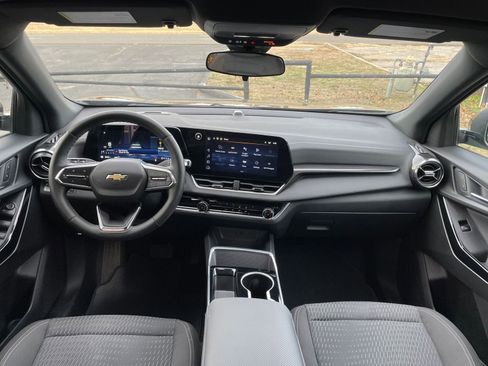 Used 2025 Chevrolet Equinox LT image 32