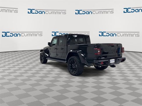 Used 2021 Jeep Gladiator Overland image 6