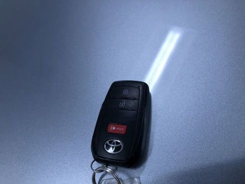 Certified 2025 Toyota Tacoma TRD Off-Road image 23