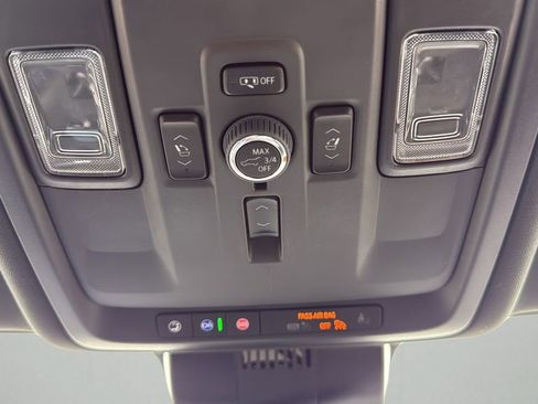 Used 2025 GMC Yukon XL Denali image 40