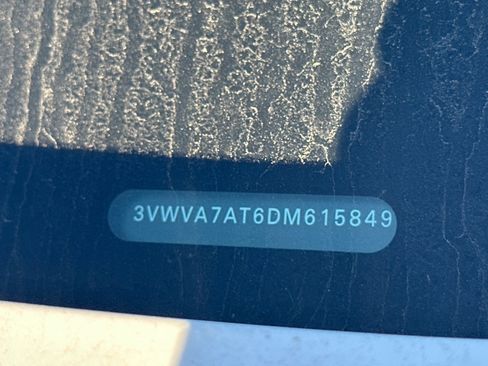 Used 2013 Volkswagen Beetle Turbo image 9