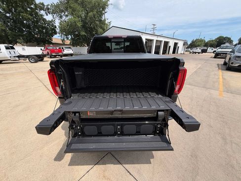 New 2026 GMC Sierra 1500 AT4 w/ AT4 Preferred Package AWD/4WD image 34