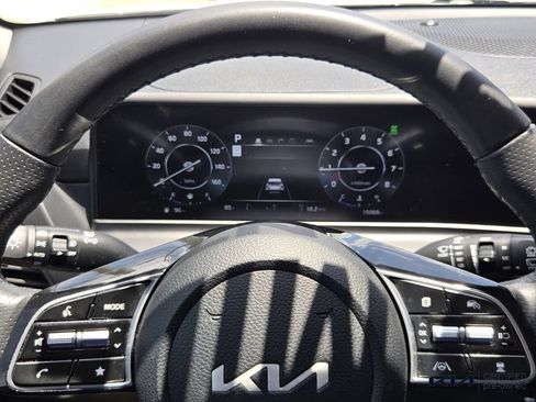 Certified 2024 Kia Seltos SX w/ SX Sunroof Package AWD/4WD image 32