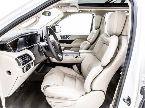 Used 2021 Lincoln Navigator Reserve w/ Luxury Package RWD image 27