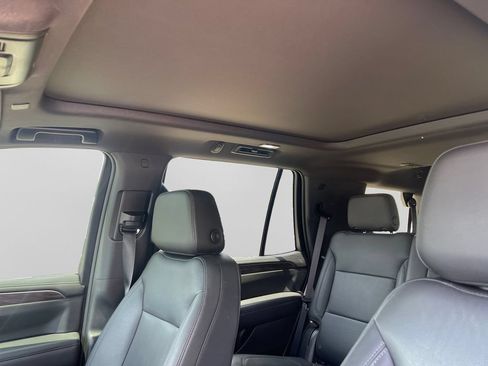 Used 2022 Chevrolet Tahoe LT w/ Luxury Package RWD image 15