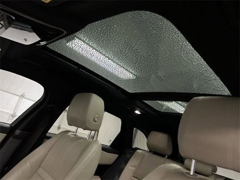 Used 2020 Land Rover Range Rover Velar R-Dynamic S image 19