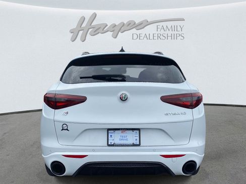 Used 2022 Alfa Romeo Stelvio Veloce image 42